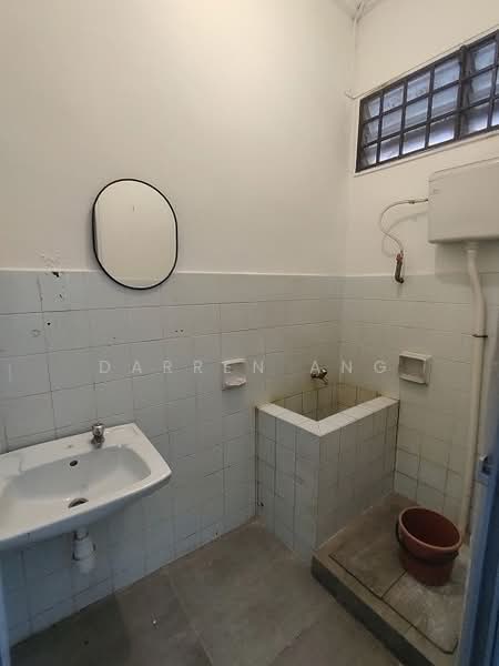 1-storey Terraced House for Rent in Permas Jaya (Johor Bahru) - Darren Ang - Bathroom - PropertyGuru.com.my