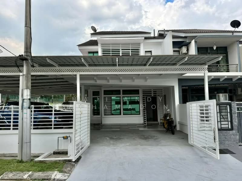 Rumah Teres 2 Tingkat untuk Dijual di Taman Bukit Dahlia (Pasir Gudang) - Haji Andy Mohamadon - Exterior - PropertyGuru.com.my