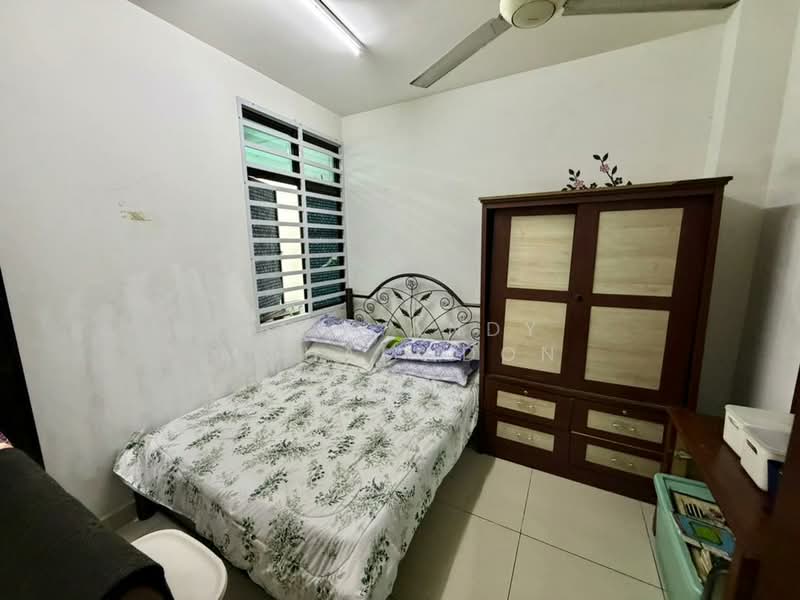 Rumah Teres 2 Tingkat untuk Dijual di Taman Bukit Dahlia (Pasir Gudang) - Haji Andy Mohamadon - Bedroom - PropertyGuru.com.my