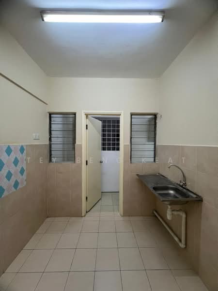 Kondominium untuk Dijual di Beverly Tower @ Plaza Medan Putra - Tey Beng Keat - Kitchen - PropertyGuru.com.my