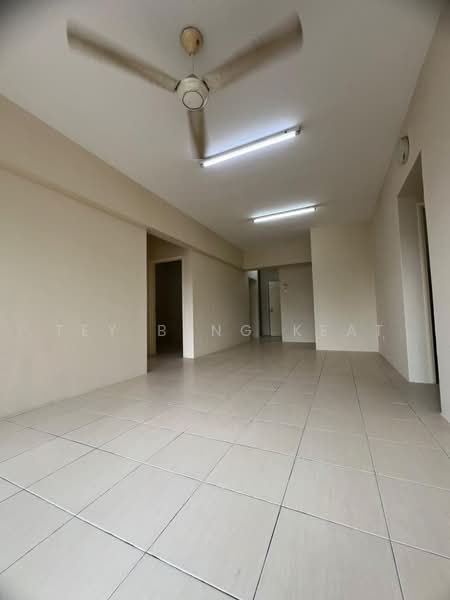 Kondominium untuk Dijual di Beverly Tower @ Plaza Medan Putra - Tey Beng Keat - Living Room - PropertyGuru.com.my