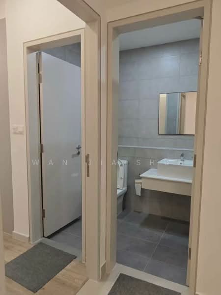 Servis Apartment untuk Disewa di SWNK Houze @ BBCC - Wan Jia Shun - Bathroom - PropertyGuru.com.my