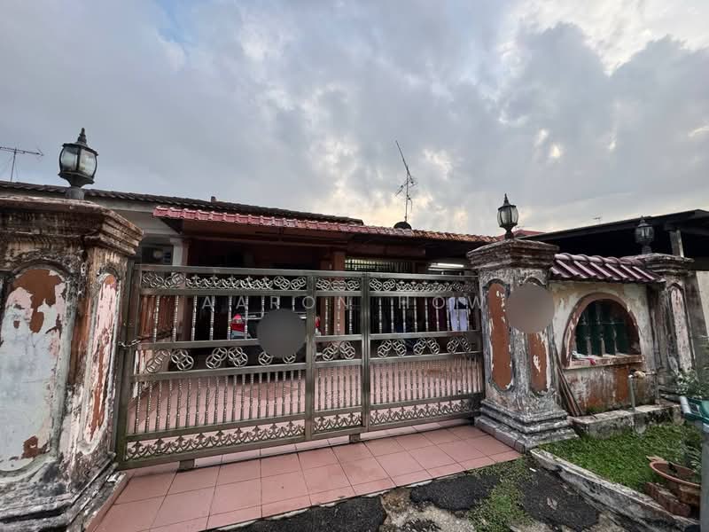 1-storey Terraced House for Sale in Taman Puteri Wangsa (Ulu Tiram) - Aaron How - Exterior - PropertyGuru.com.my
