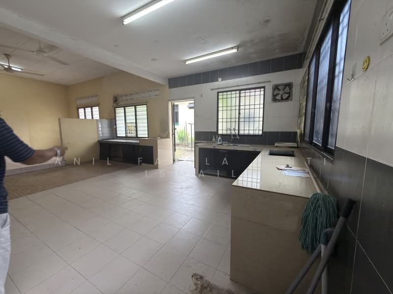 Rumah Banglo untuk Dijual di Kampung Tersusun Tasek (Ipoh) - Anil Fazila Binti Ismail - Kitchen - PropertyGuru.com.my