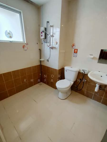 Kondominium untuk Disewa di Prima U1 - Nor Khafadzah - Bathroom - PropertyGuru.com.my