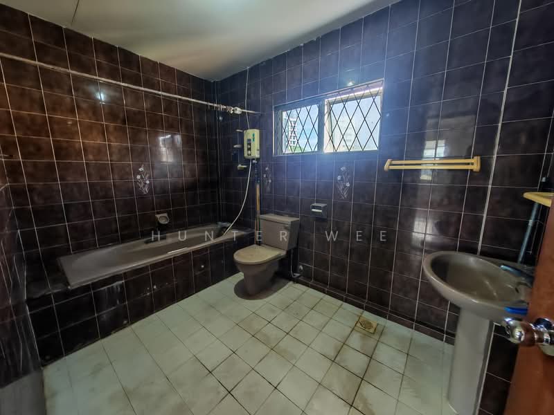 Bungalow for Sale in Kuching (Sarawak) - Hunter Wee - Bathroom - PropertyGuru.com.my