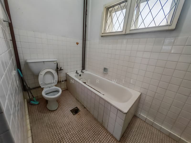 Bungalow for Sale in Kuching (Sarawak) - Hunter Wee - Bathroom - PropertyGuru.com.my