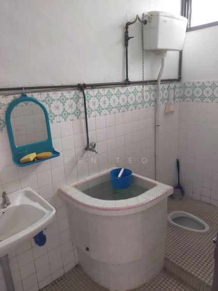 Rumah Teres 2 Tingkat untuk Dijual di Paya Terubong (Ayer Itam) - Pen Teo - Bathroom - PropertyGuru.com.my