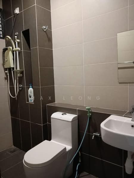 Rumah Berkembar untuk Dijual di Bandar Penawar (Kota Tinggi) - Max Leong - Bathroom - PropertyGuru.com.my