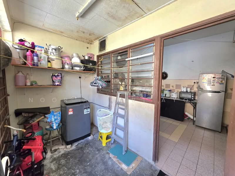 2-storey Terraced House for Sale in Seksyen 7 (Bangi) - Noor Aini Bt Ayob - Kitchen - PropertyGuru.com.my