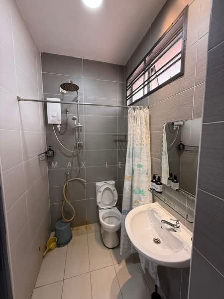 Rumah Berkembar untuk Dijual di Bandar Penawar (Kota Tinggi) - Max Leong - Bathroom - PropertyGuru.com.my