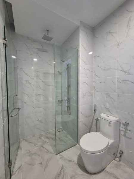 Servis Apartment untuk Disewa di Met 1 Residences - Stanley Obi - Bathroom - PropertyGuru.com.my