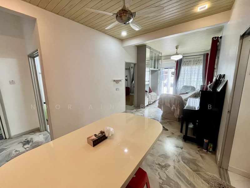 Rumah Teres 1 Tingkat untuk Dijual di Taman Kajang Utama (Kajang) - Noor Aini Bt Ayob - Living Room - PropertyGuru.com.my
