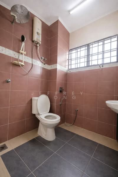 Rumah Teres 2 Tingkat untuk Dijual di Bandar Putra (Kulai) - Jeffrey Kiong - Bathroom - PropertyGuru.com.my