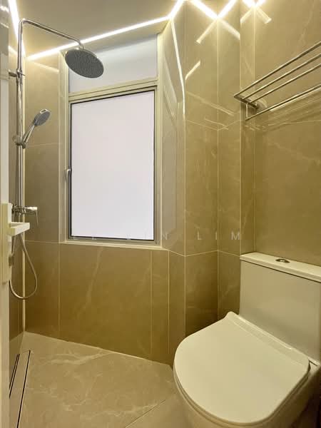 Pangsapuri untuk Dijual di Chulia Mansion - Ee Lin Lim - Bathroom - PropertyGuru.com.my