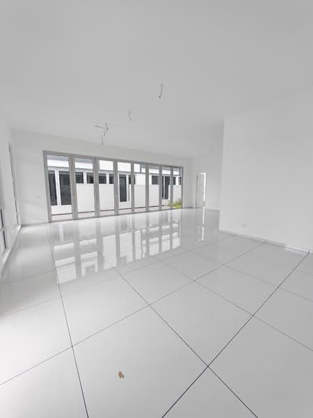Rumah Berkembar untuk Dijual di Taman Ekoflora (Johor Bahru) - Paggie Tee - Living Room - PropertyGuru.com.my