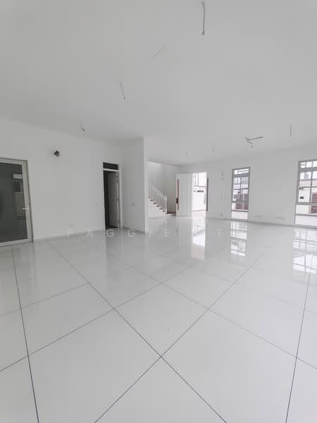 Rumah Berkembar untuk Dijual di Taman Ekoflora (Johor Bahru) - Paggie Tee - Living Room - PropertyGuru.com.my