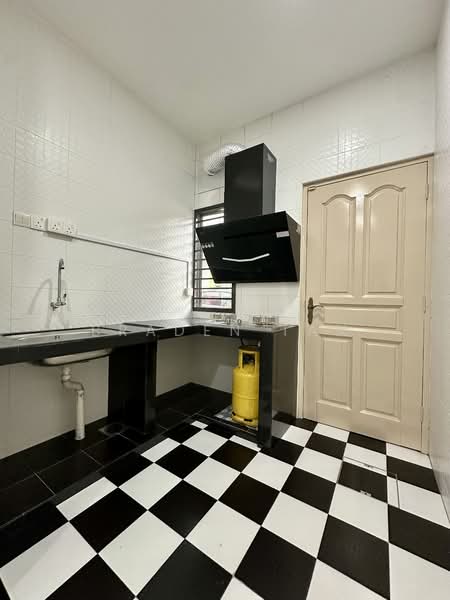 Rumah Teres 1 Tingkat untuk Disewa di Johor Bahru (Johor) - Braden Tan - Kitchen - PropertyGuru.com.my
