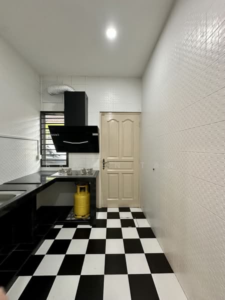 Rumah Teres 1 Tingkat untuk Disewa di Johor Bahru (Johor) - Braden Tan - Kitchen - PropertyGuru.com.my