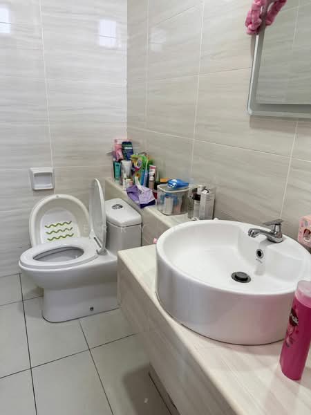 Service Residence for Sale at D'Summit Residences - Merry Chua - Bathroom - PropertyGuru.com.my
