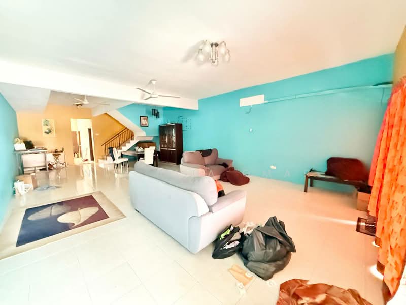 2-storey Terraced House for Sale in Bandar Nusaputra (Puchong) - Nur Alia Omar - Living Room - PropertyGuru.com.my