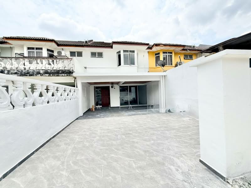 Rumah Teres 2 Tingkat untuk Dijual di Taman Puchong Indah (Puchong) - Nur Alia Omar - Exterior - PropertyGuru.com.my