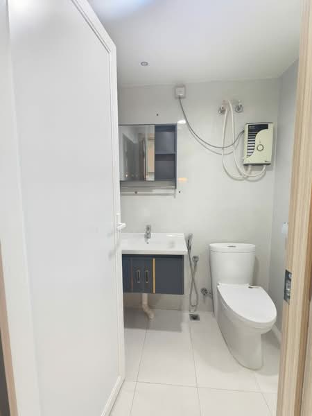 Apartment for Rent at Serene Bay @ Forest City - May Low - forest-city-studio-for-rent.jpg bathroom - PropertyGuru.com.my