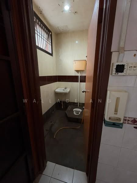Rumah Teres 2 Tingkat untuk Dijual di Taman Setia Indah (Tebrau) - Wallace Ang - Bathroom - PropertyGuru.com.my
