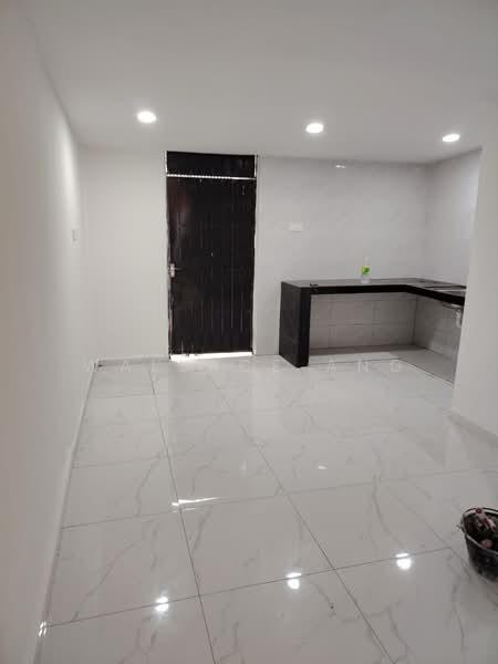 Rumah Teres 2 Tingkat untuk Dijual di Taman Sentosa (Pontian) - Wallace Ang - Kitchen - PropertyGuru.com.my
