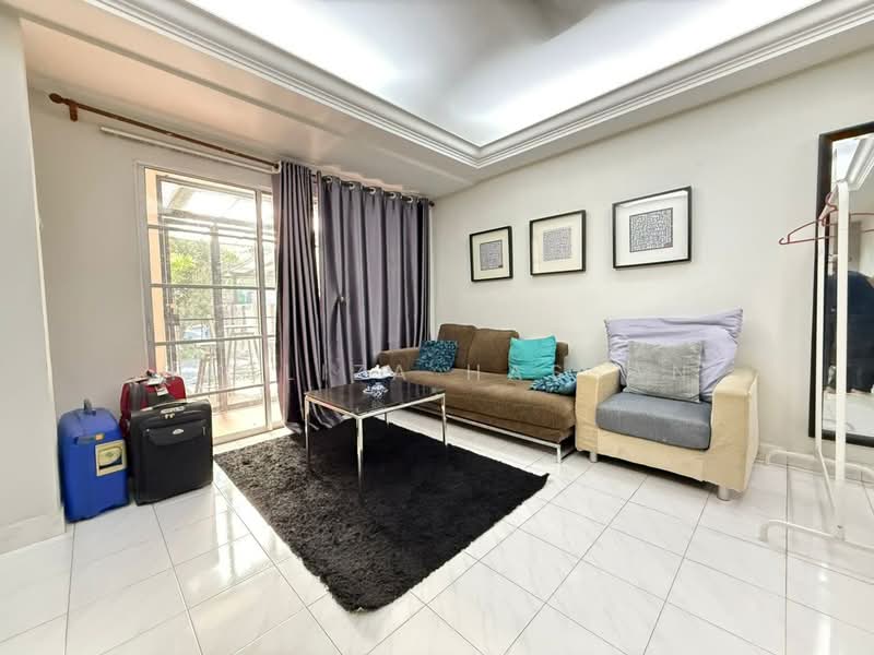 2-storey Terraced House for Sale in Seksyen 8 (Kota Damansara) - Hasliza Hassan - Living Room - PropertyGuru.com.my