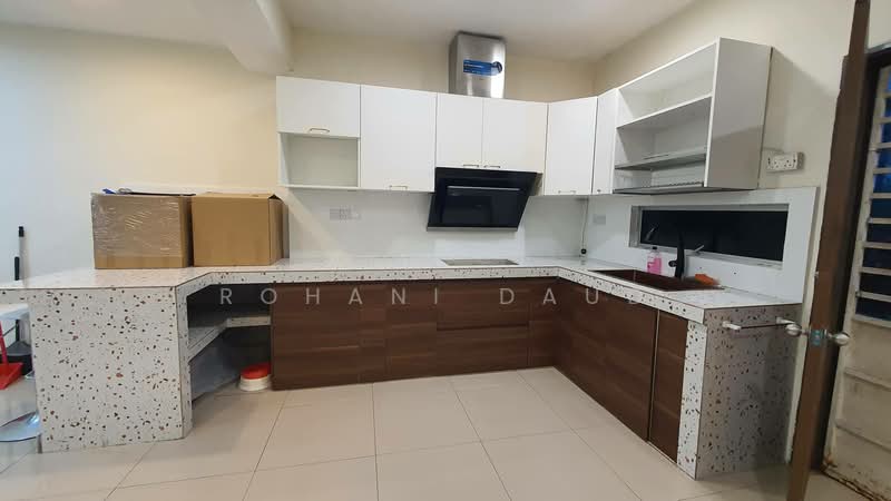 Rumah Teres 2 Tingkat untuk Dijual di Taman Pelangi Semenyih 2 (Semenyih) - Rohani Daud - Kitchen - PropertyGuru.com.my