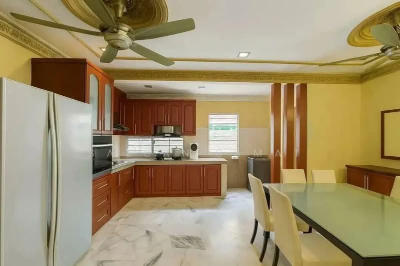Rumah Teres 2 Tingkat untuk Dijual di Taman Puchong Intan (Puchong) - Sazuan Samat - Kitchen - PropertyGuru.com.my