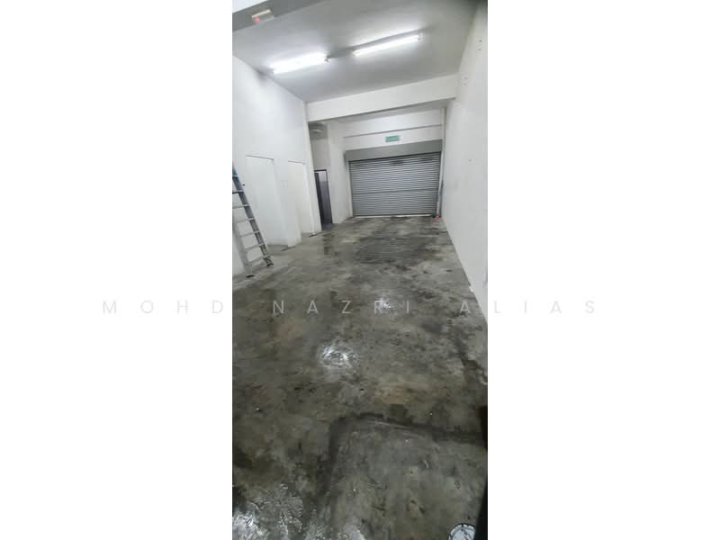 Shop / Office for Rent in Sungai Buloh (Selangor) - Mohd Nazri Alias - Interior - PropertyGuru.com.my