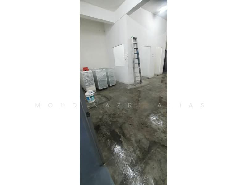 Shop / Office for Rent in Sungai Buloh (Selangor) - Mohd Nazri Alias - Interior - PropertyGuru.com.my