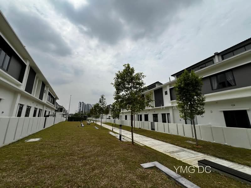 Rumah Berkembar untuk Dijual di Bandar Tropicana Aman (Telok Panglima Garang) - Desmond Chan - Exterior - PropertyGuru.com.my