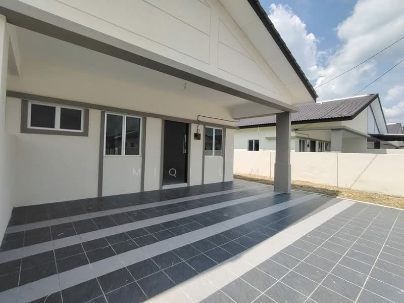 1-storey Terraced House for Sale in Teluk Intan (Perak) - MiQi Lim - Exterior - PropertyGuru.com.my
