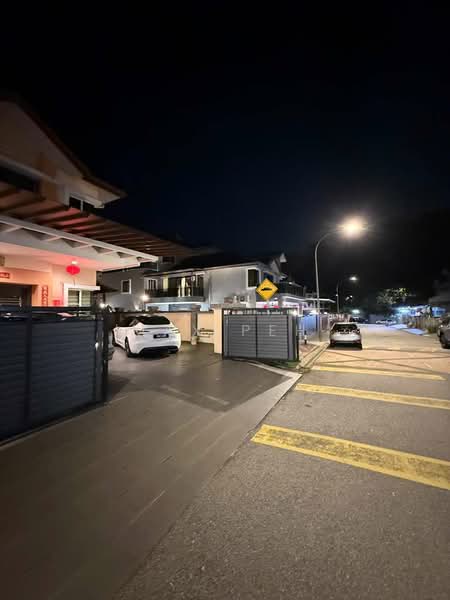 Rumah Berkembar untuk Dijual di Batu Caves (Selangor) - Max Peh - Exterior - PropertyGuru.com.my