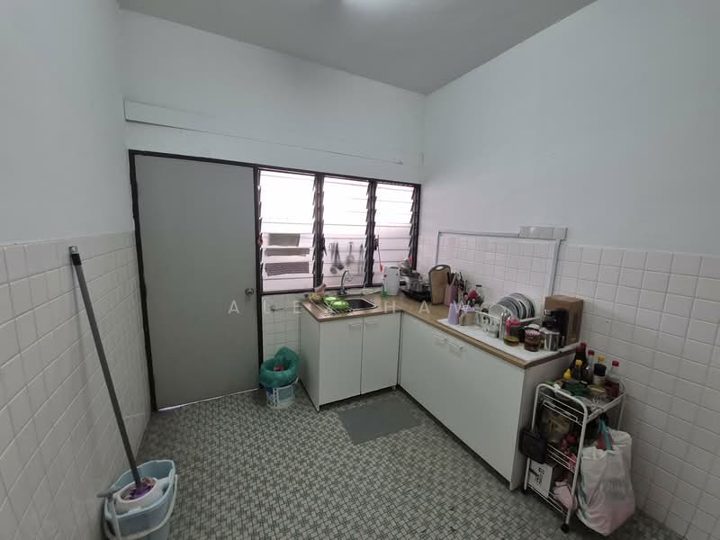 2-storey Terraced House for Sale in SS2 (Petaling Jaya) - Alex Haw - Kitchen - PropertyGuru.com.my