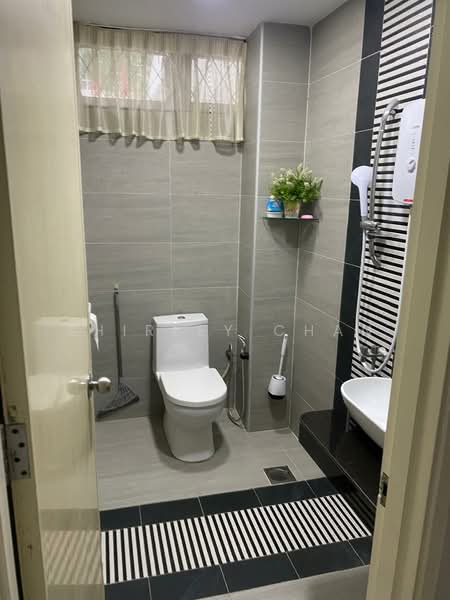 Semi-Detached House for Sale in Taman Ampang Maju (Ampang) - Shirley Chan - Bathroom - PropertyGuru.com.my