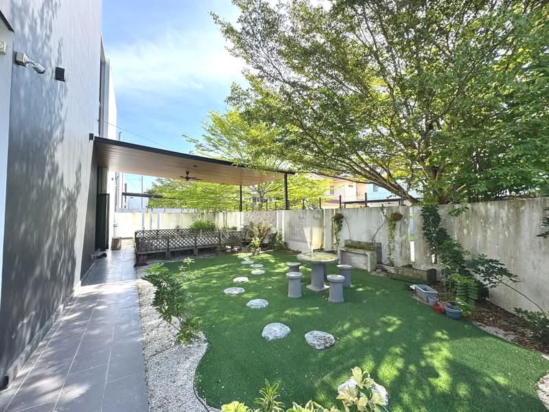 2-storey Terraced House for Sale in Bandar Pulai Jaya (Kulai) - Kino Jaw - Garden - PropertyGuru.com.my