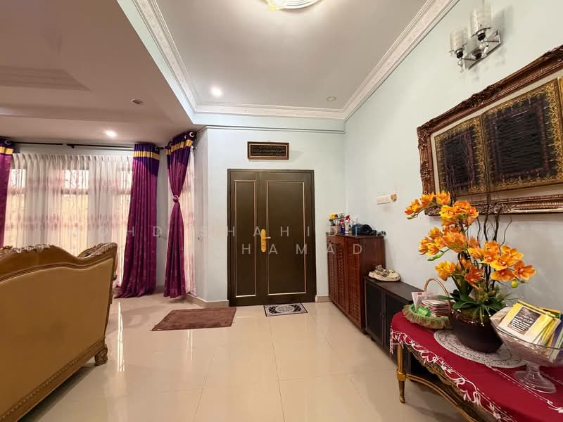 Semi-Detached House for Sale in Kajang (Selangor) - Mohd Shahidin Bin Mohamad - Entrance - PropertyGuru.com.my