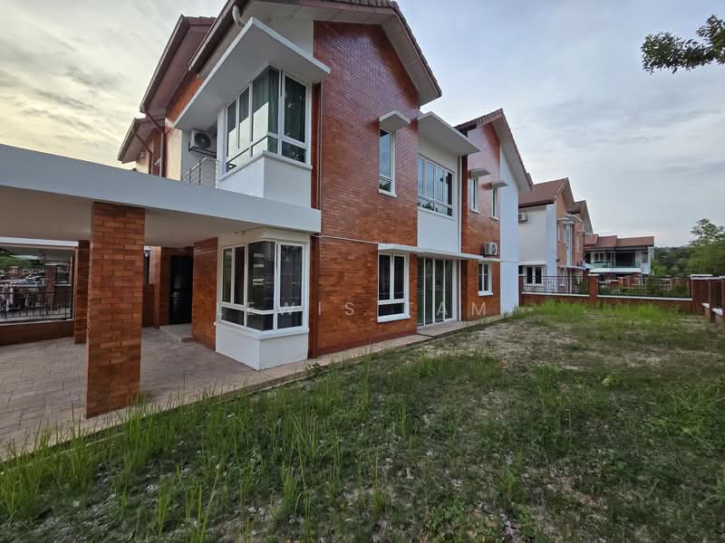 Rumah Berkembar untuk Dijual di Kajang (Selangor) - Lewis Tam - PropertyGuru.com.my