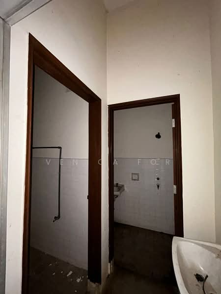 Kedai untuk Disewa di Taman Daya (Johor Bahru) - Venica For - Bathroom - PropertyGuru.com.my