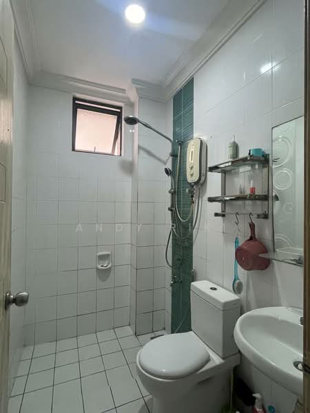 Condominium for Sale at Kristal View - Andy Riki - Bathroom - PropertyGuru.com.my