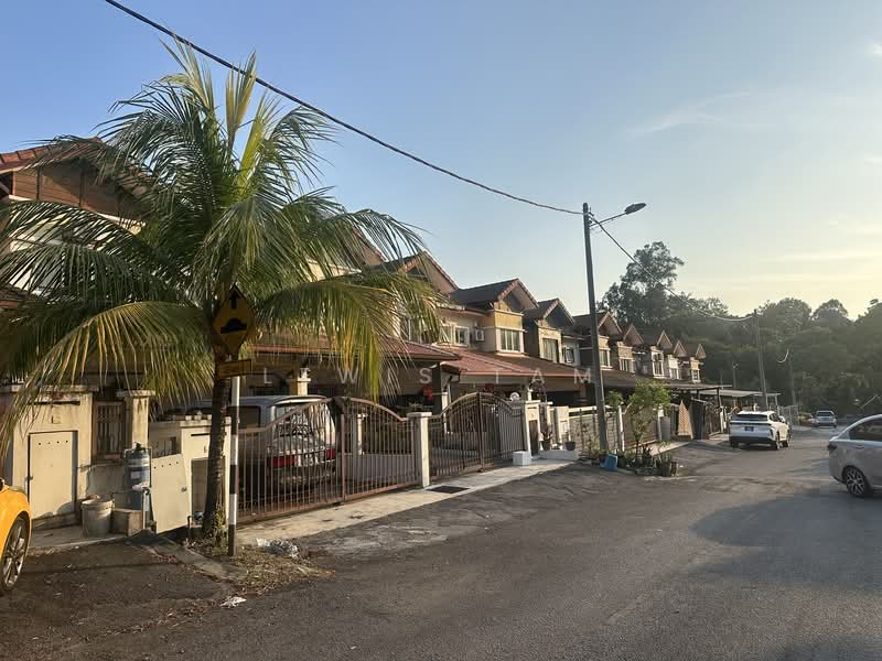 Rumah Teres 2 Tingkat untuk Dijual di Batu 9 (Cheras) - Lewis Tam - PropertyGuru.com.my