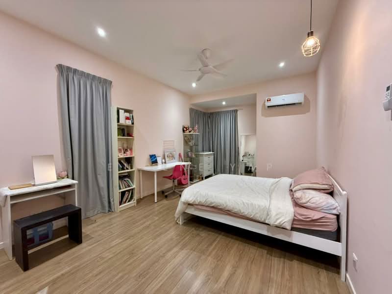 Rumah Teres 3 Tingkat untuk Dijual di Bandar Tropicana Aman (Telok Panglima Garang) - Eugene Yap - Bedroom - PropertyGuru.com.my