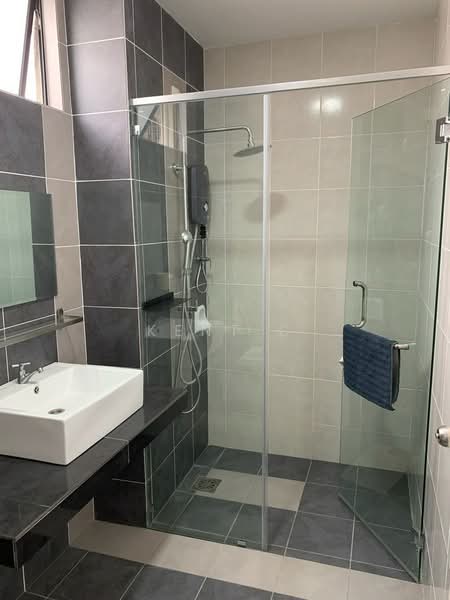 Condominium for Sale at Upper East @ Tiger Lane - Kent C - Bathroom - PropertyGuru.com.my