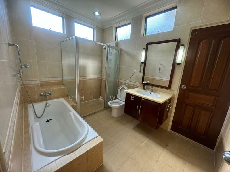 Rumah Berkembar untuk Disewa di Batu Ferringhi (Penang) - Chiew Bee - Bathroom - PropertyGuru.com.my