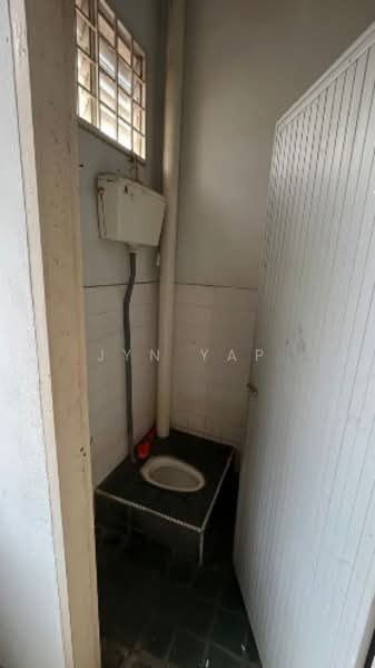 Kedai untuk Disewa di Air Putih (Kuantan) - Jyn Yap - Bathroom - PropertyGuru.com.my