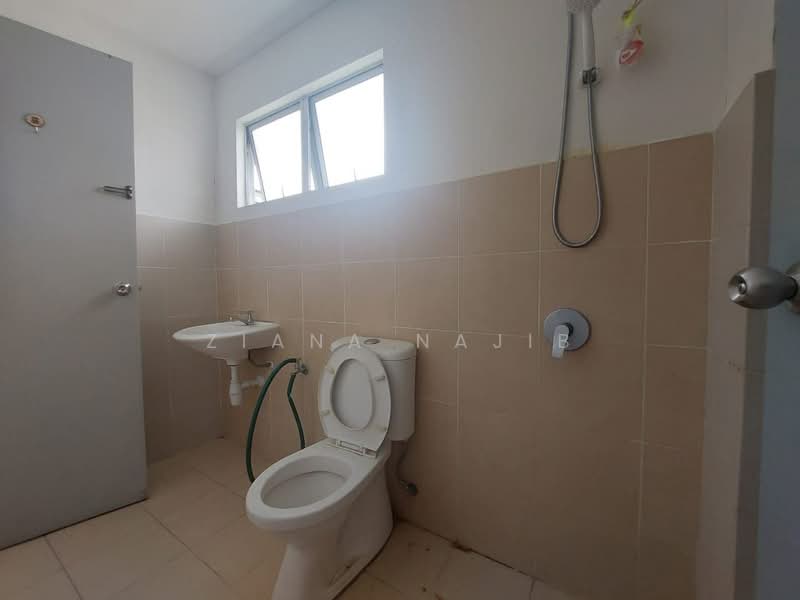 2-storey Terraced House for Rent in Puncak Alam (Selangor) - Ziana Najib - Bathroom - PropertyGuru.com.my